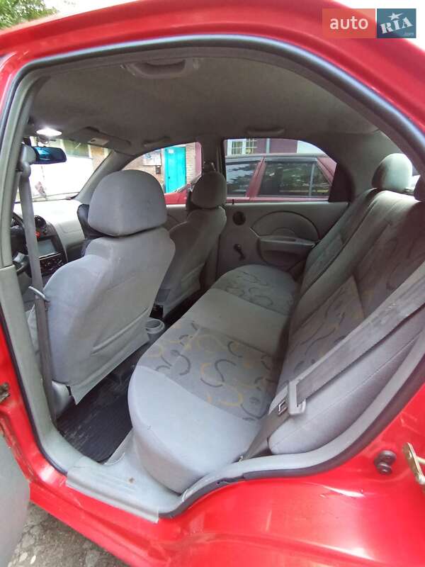 Седан Chevrolet Aveo 2004 в Калуше
