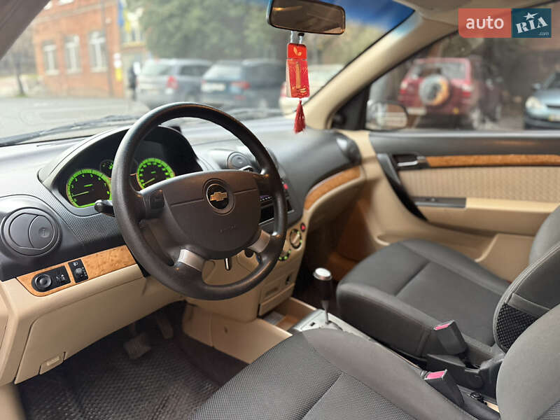 Седан Chevrolet Aveo 2008 в Днепре