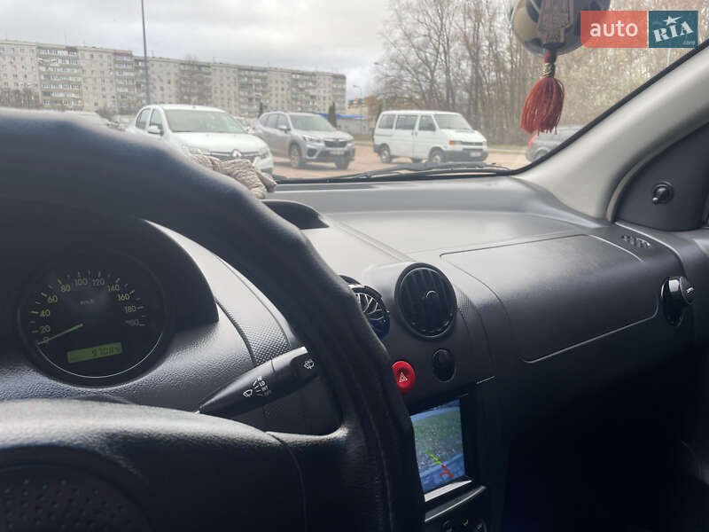 Седан Chevrolet Aveo 2005 в Сумах