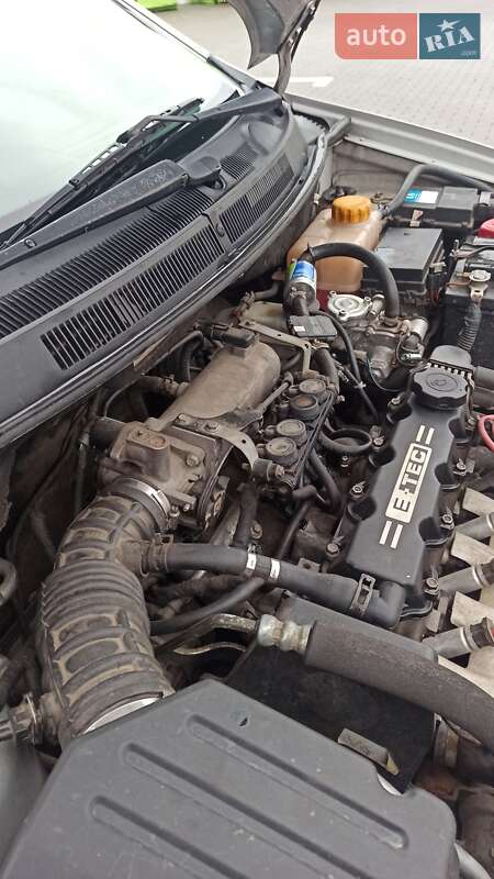 Седан Chevrolet Aveo 2007 в Умани
