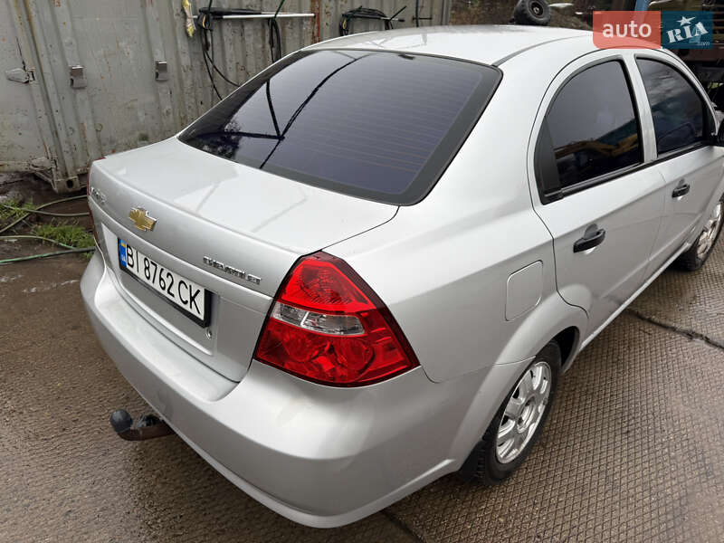 Седан Chevrolet Aveo 2011 в Пирятине