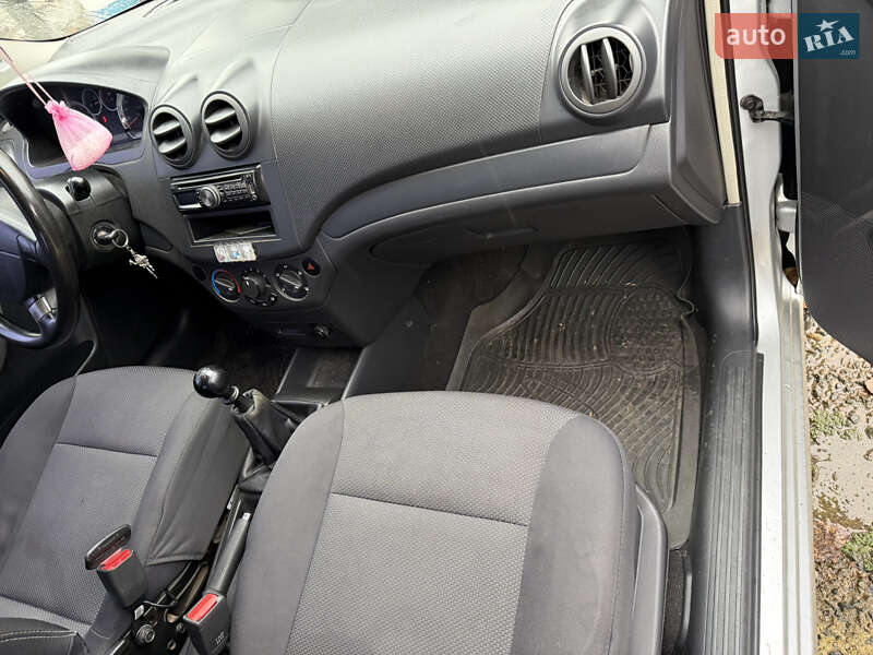 Седан Chevrolet Aveo 2011 в Пирятине