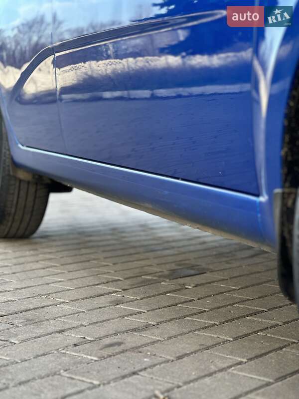 Хэтчбек Chevrolet Aveo 2011 в Павлограде