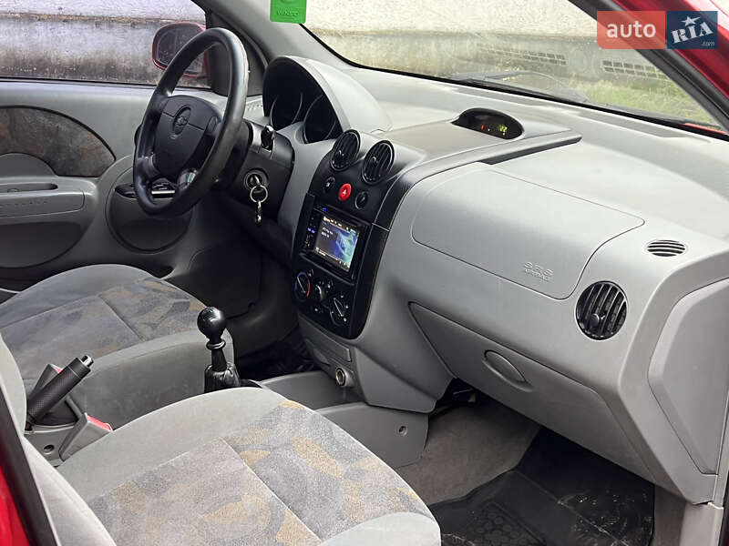 Хэтчбек Chevrolet Aveo 2005 в Кицмани