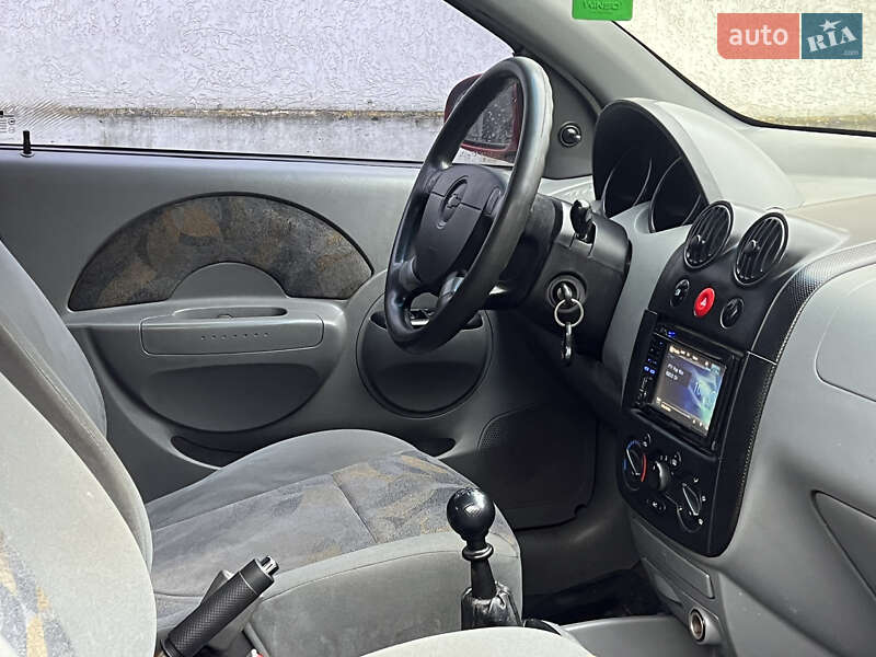 Хэтчбек Chevrolet Aveo 2005 в Кицмани
