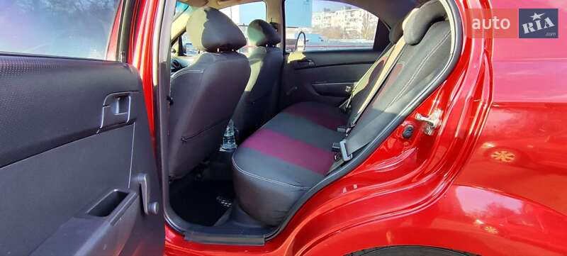 Седан Chevrolet Aveo 2011 в Харькове