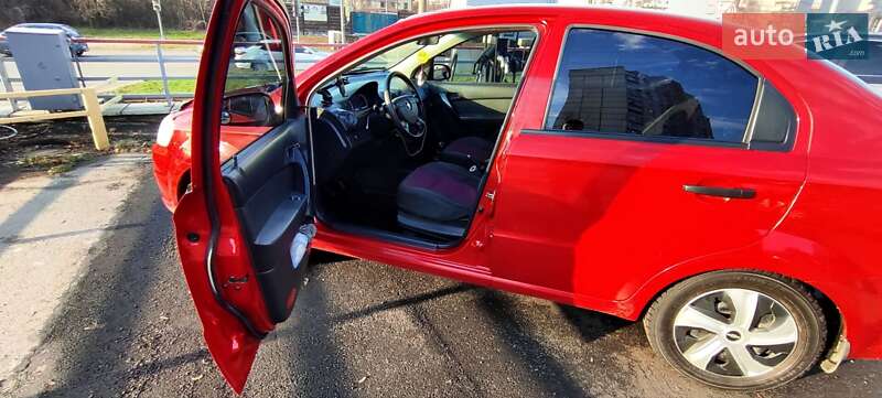 Седан Chevrolet Aveo 2011 в Харькове