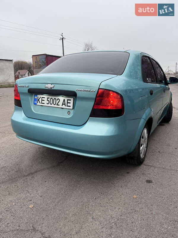 Седан Chevrolet Aveo 2006 в Днепре