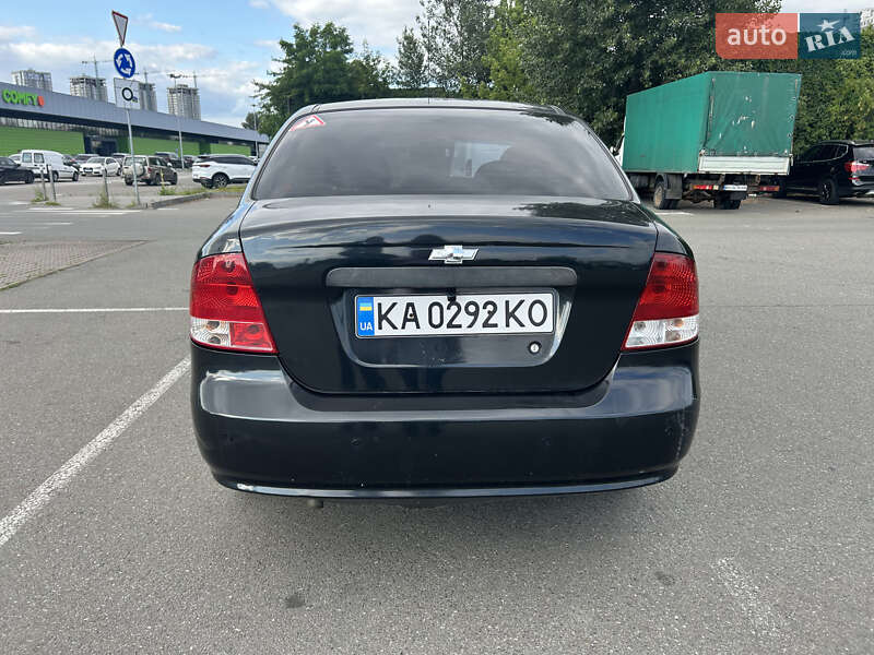 Седан Chevrolet Aveo 2005 в Киеве