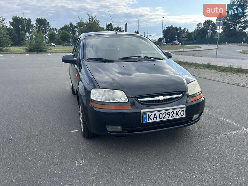 Седан Chevrolet Aveo 2005 в Киеве