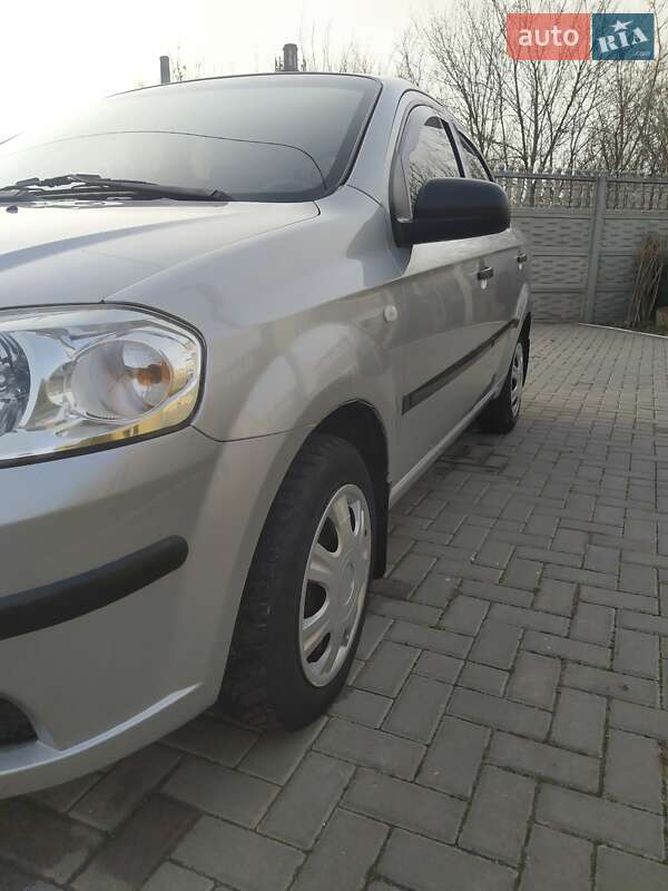 Седан Chevrolet Aveo 2006 в Мерефа