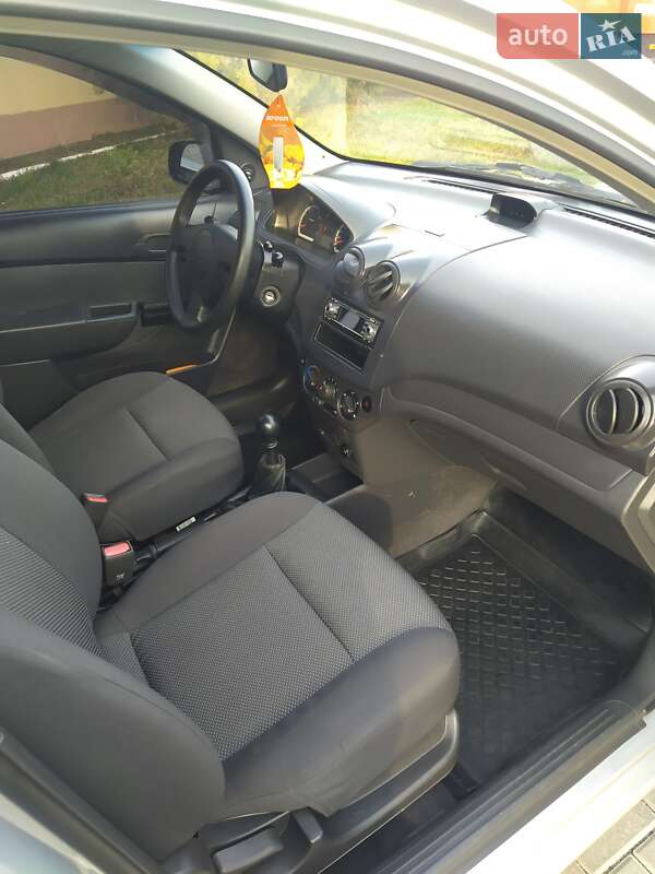 Седан Chevrolet Aveo 2006 в Мерефа