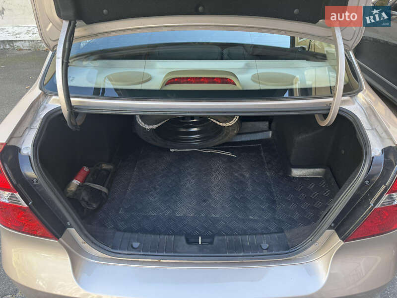 Седан Chevrolet Aveo 2008 в Киеве