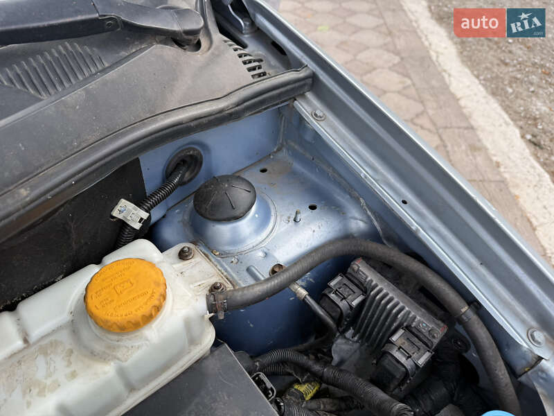 Седан Chevrolet Aveo 2007 в Днепре