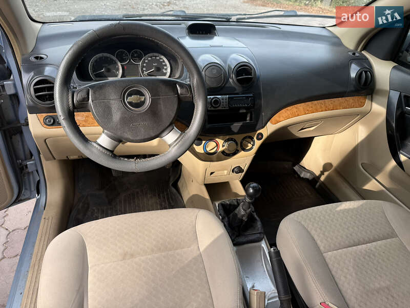 Седан Chevrolet Aveo 2007 в Днепре