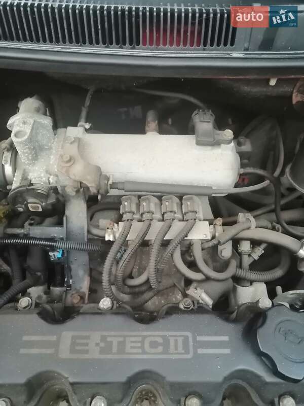 Седан Chevrolet Aveo 2004 в Полтаве