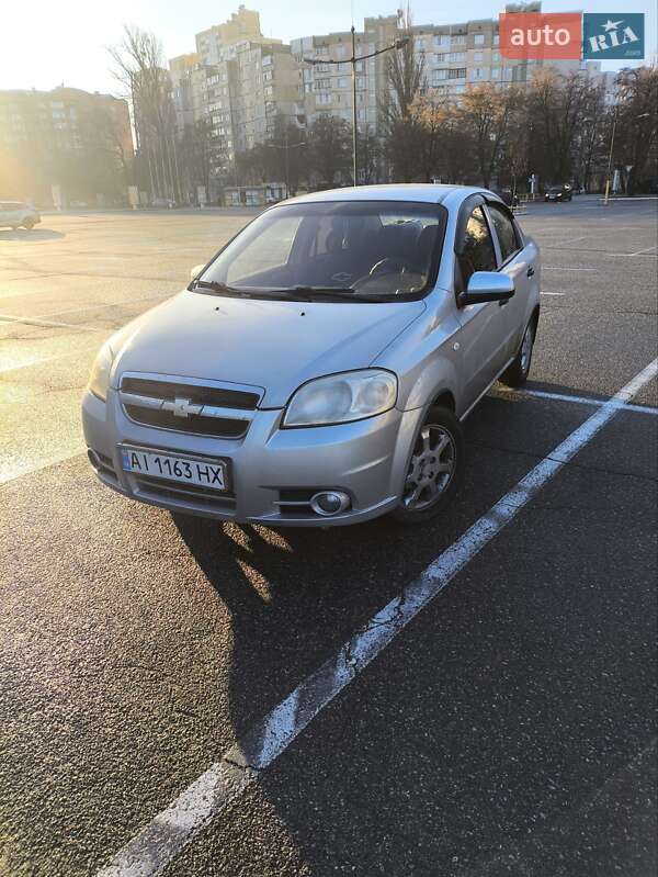 Седан Chevrolet Aveo 2006 в Броварах