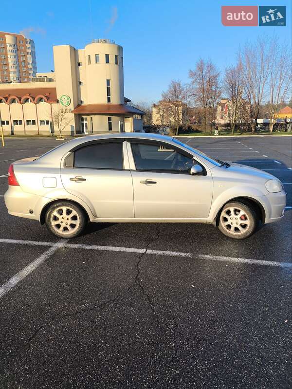 Седан Chevrolet Aveo 2006 в Броварах