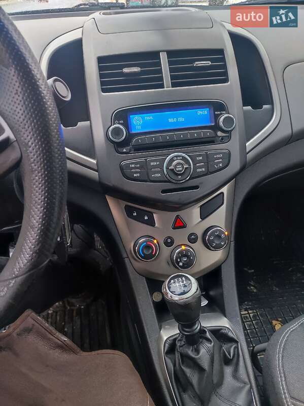 Седан Chevrolet Aveo 2012 в Харькове