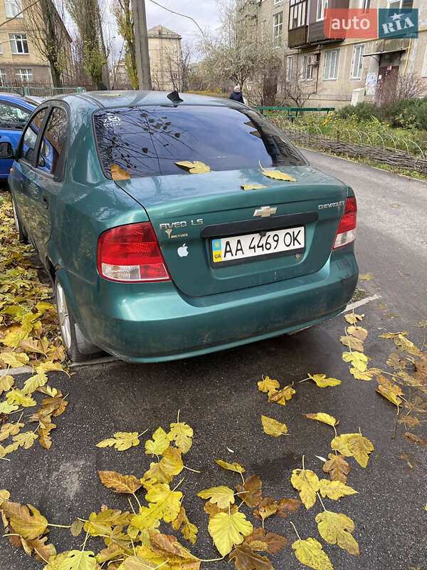 Седан Chevrolet Aveo 2004 в Киеве