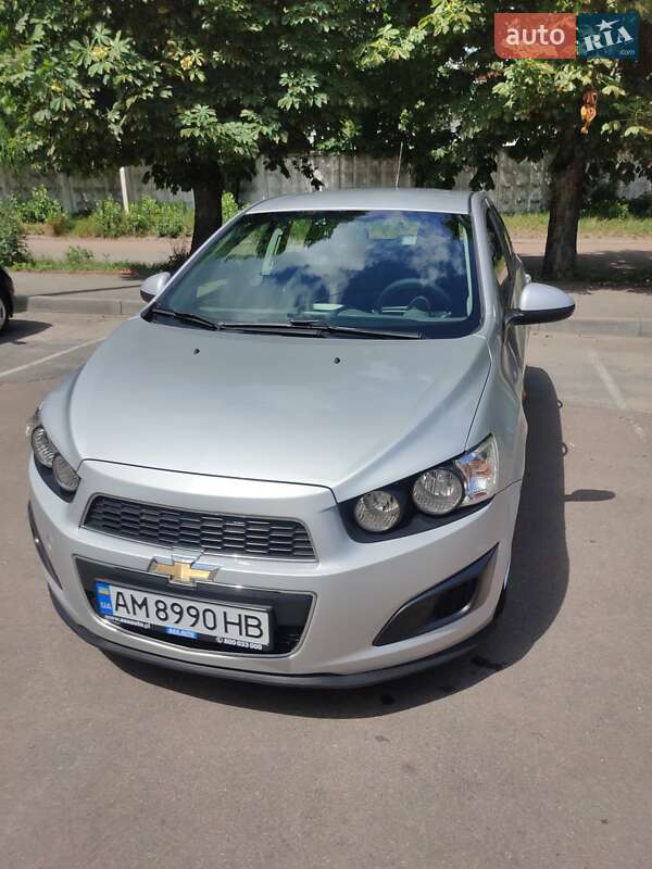 Седан Chevrolet Aveo 2011 в Житомире