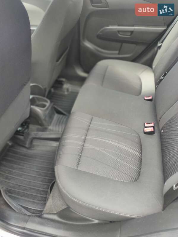 Седан Chevrolet Aveo 2011 в Житомире