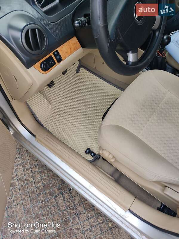 Седан Chevrolet Aveo 2007 в Чернигове