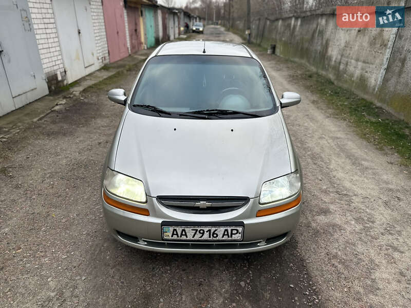 Седан Chevrolet Aveo 2005 в Києві
