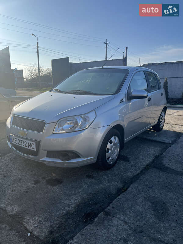 Хэтчбек Chevrolet Aveo 2011 в Новомосковске