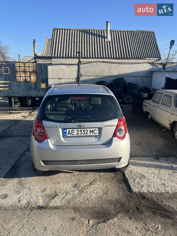 Хэтчбек Chevrolet Aveo 2011 в Новомосковске
