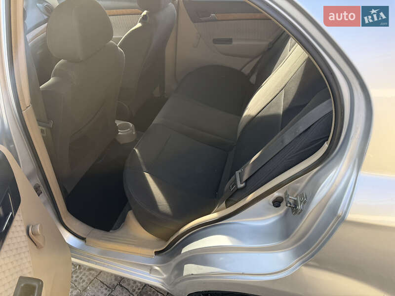 Седан Chevrolet Aveo 2008 в Николаеве