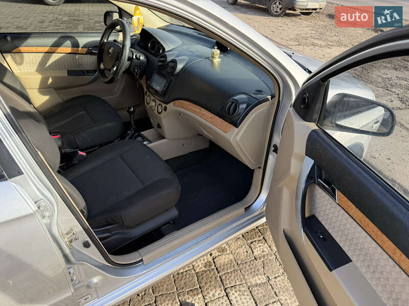 Седан Chevrolet Aveo 2008 в Николаеве