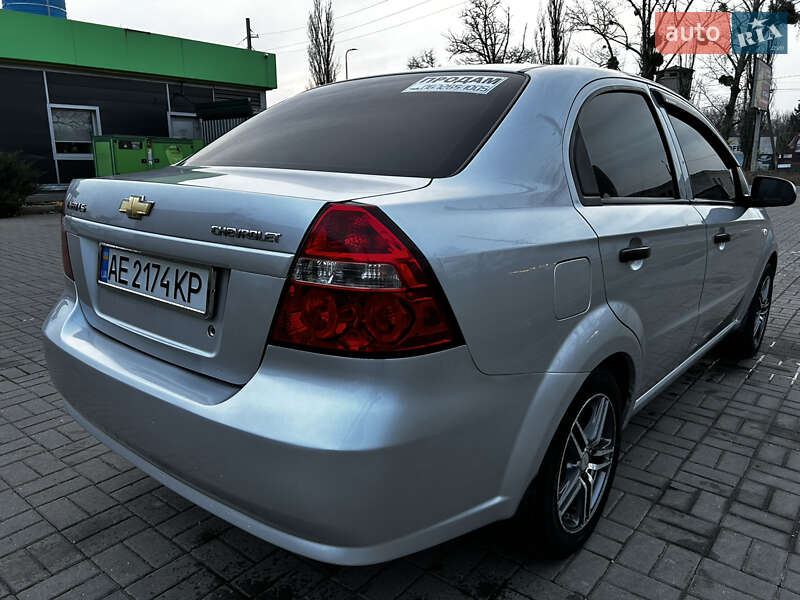 Седан Chevrolet Aveo 2011 в Новомосковську