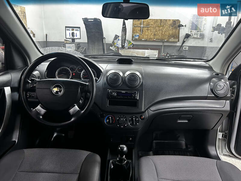 Седан Chevrolet Aveo 2011 в Новомосковську