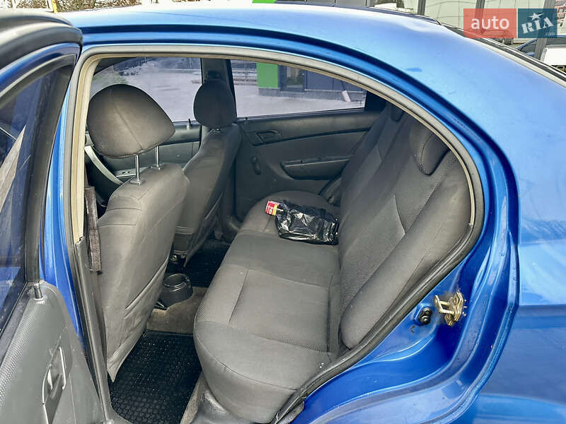 Седан Chevrolet Aveo 2007 в Кропивницькому