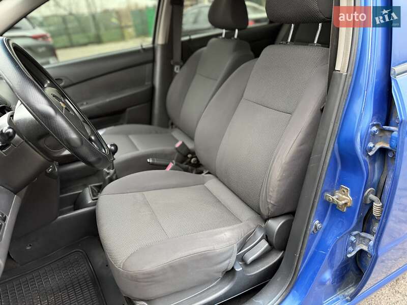 Седан Chevrolet Aveo 2006 в Киеве