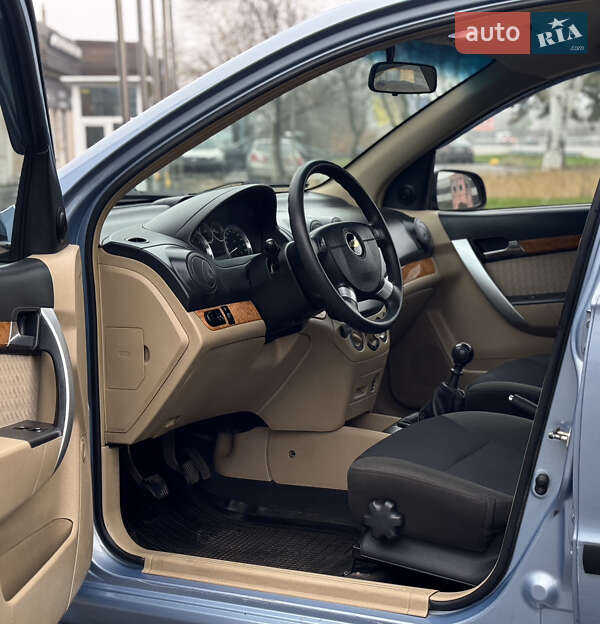 Седан Chevrolet Aveo 2008 в Дніпрі