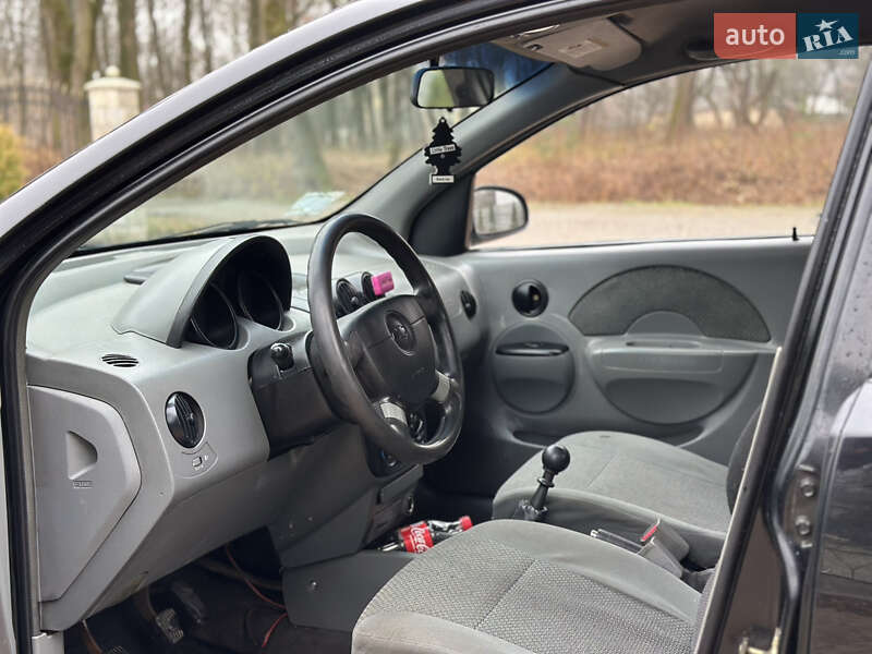 Седан Chevrolet Aveo 2005 в Жовкві