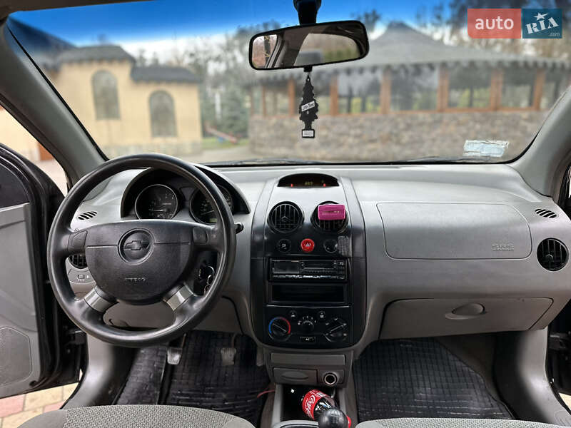 Седан Chevrolet Aveo 2005 в Жовкві