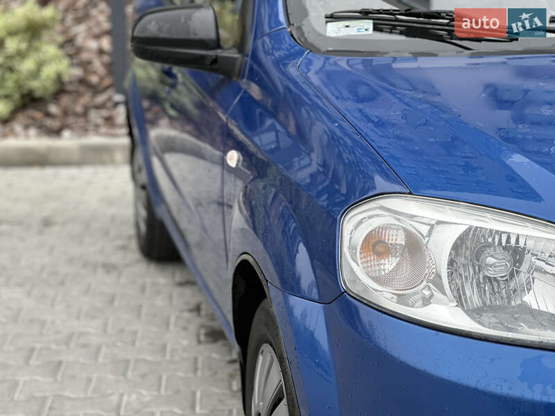 Седан Chevrolet Aveo 2006 в Кропивницькому