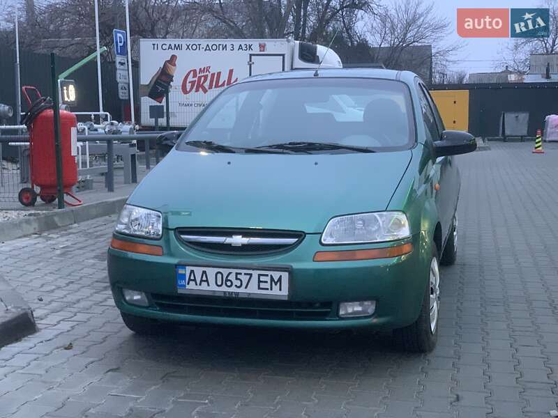 Хетчбек Chevrolet Aveo 2004 в Дніпрі