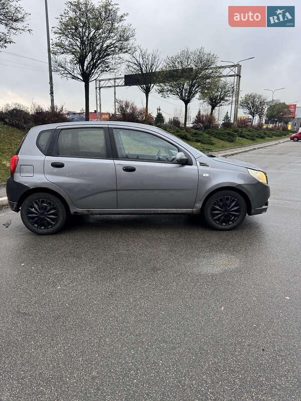 Хэтчбек Chevrolet Aveo 2008 в Киеве