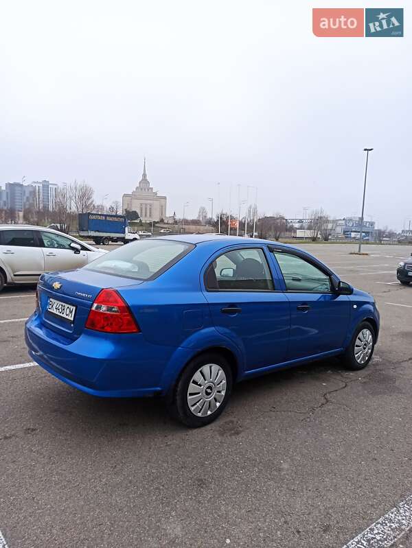 Седан Chevrolet Aveo 2010 в Києві
