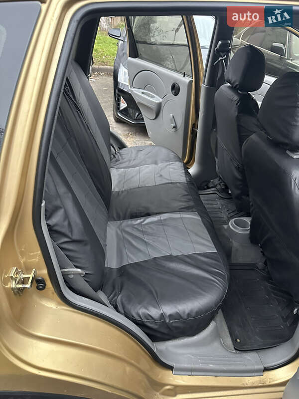 Хетчбек Chevrolet Aveo 2004 в Києві