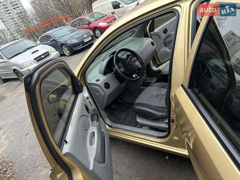 Хетчбек Chevrolet Aveo 2004 в Києві