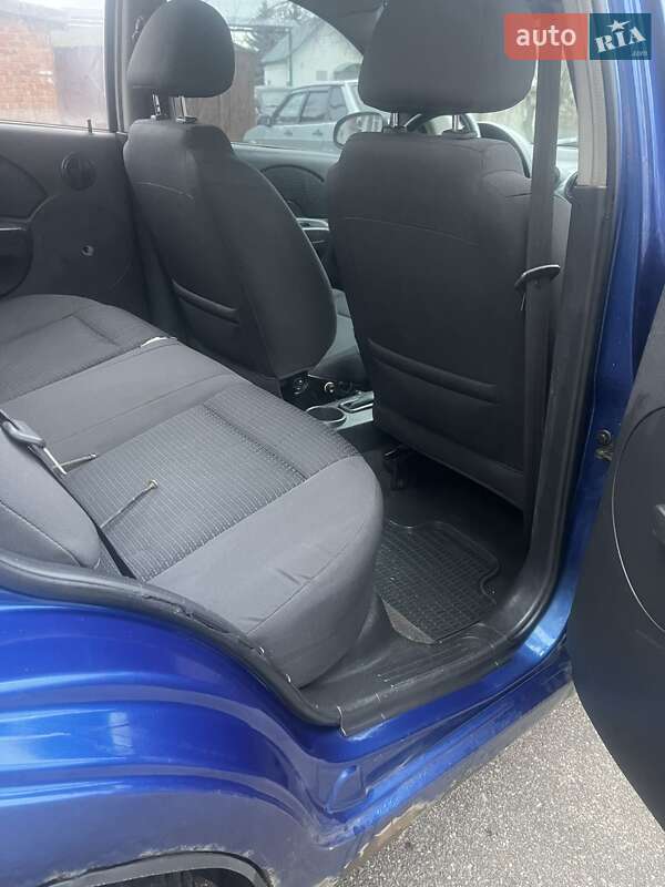 Седан Chevrolet Aveo 2006 в Чернігові