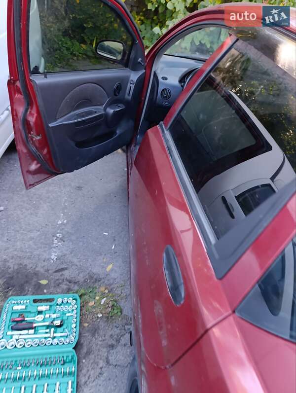 Хетчбек Chevrolet Aveo 2006 в Дніпрі