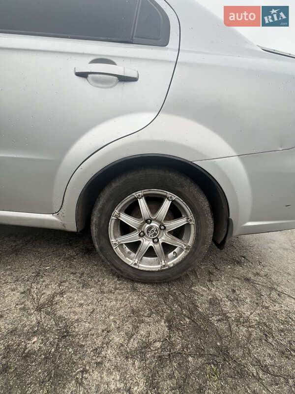 Седан Chevrolet Aveo 2008 в Носовке