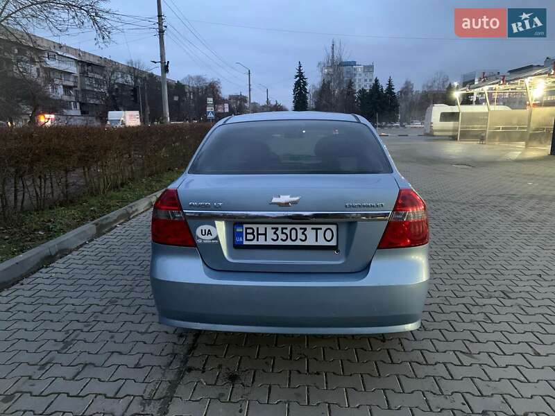 Седан Chevrolet Aveo 2008 в Черновцах