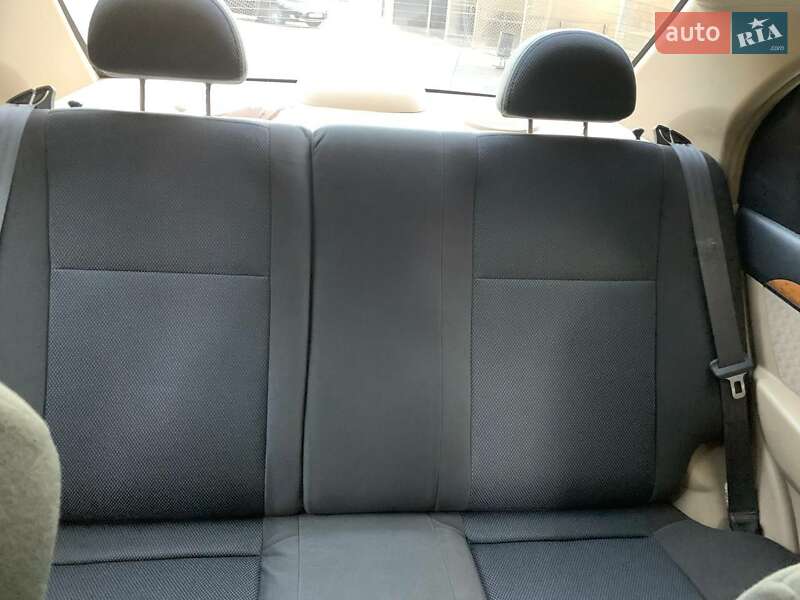 Седан Chevrolet Aveo 2008 в Черновцах